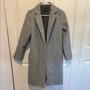 Zara Gray Trench Coat with Notched Lapel and Tailored Silhouette